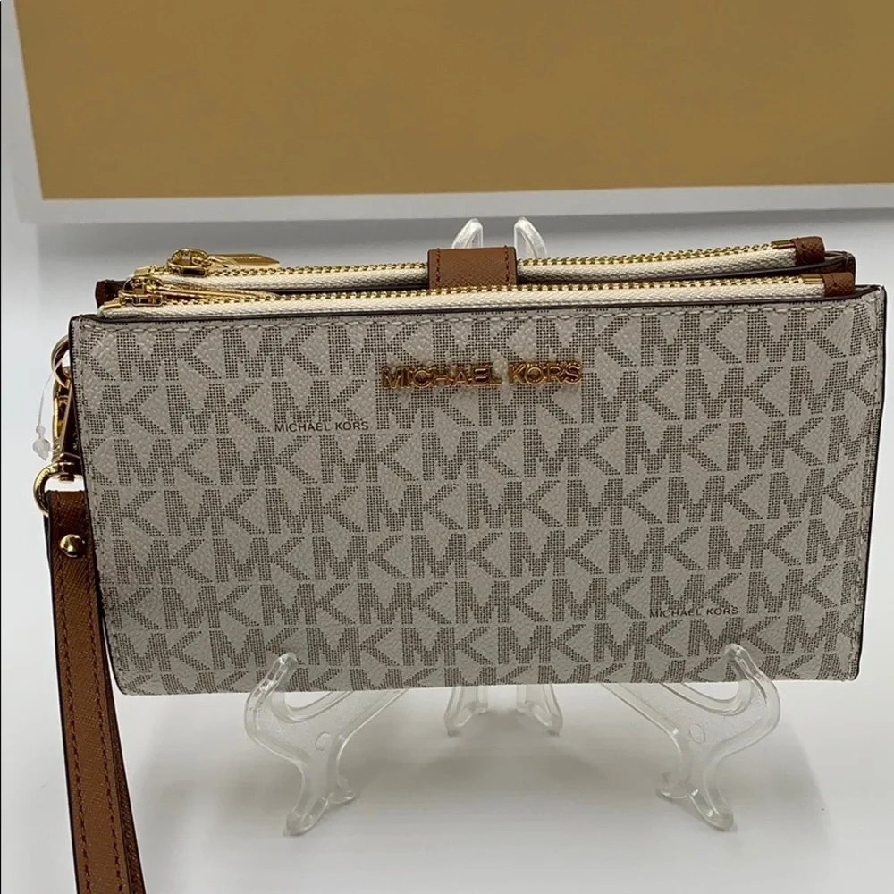 MICHAEL KORS LG DOUBLE ZIP WRISTLET VANILLA - Picture 14 of 16